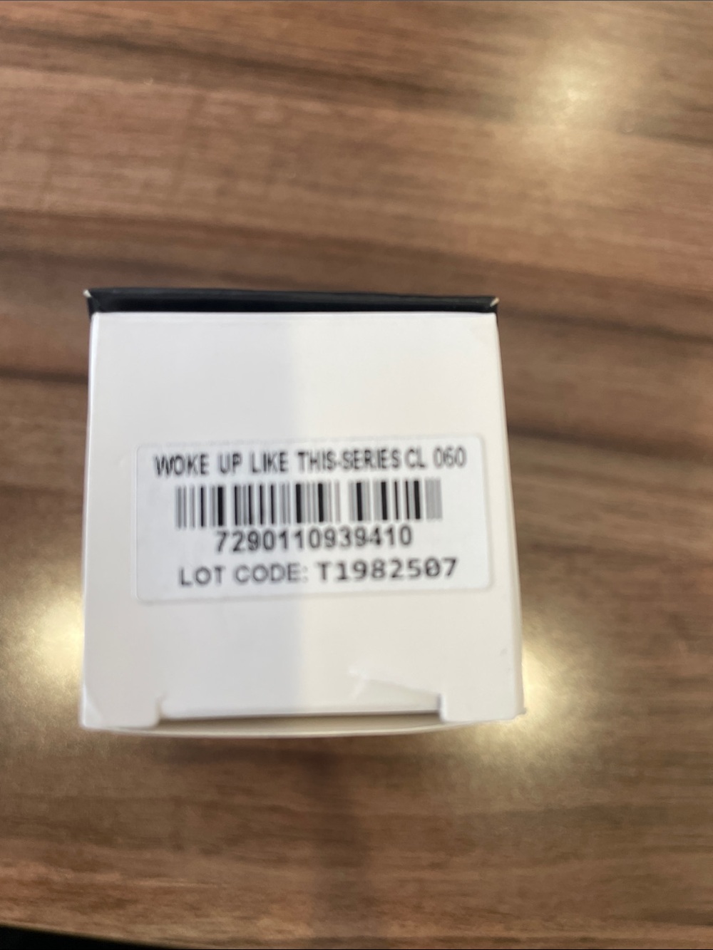 IL MAKIAGE Flawless Base Foundation - Black Packaging - Picture 2 of 5